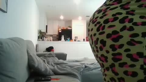 Elinora online show from 03.12.26