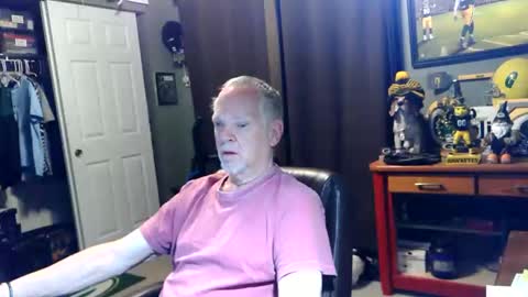 Snapshot of midwestdad09 chatting on 05.30.26 midwestdad09 online show from 05.30.26