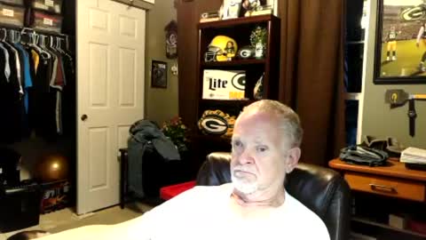 Snapshot of midwestdad09 chatting on 07.27.26 midwestdad09 online show from 07.27.26