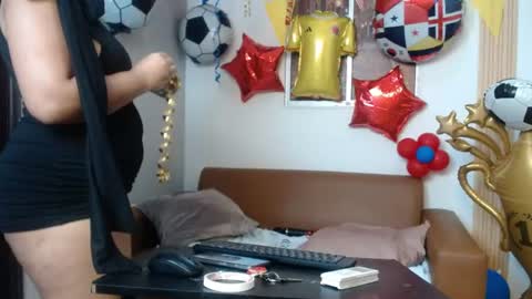 Snapshot of miel_alisha chatting on 06.13.26 miel online show from 06.13.26