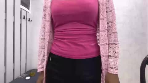 Mia online show from 11.11.25