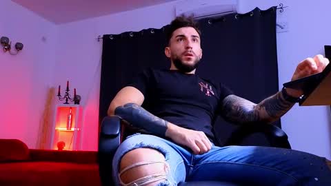 MightyAaron online show from 11.26.25