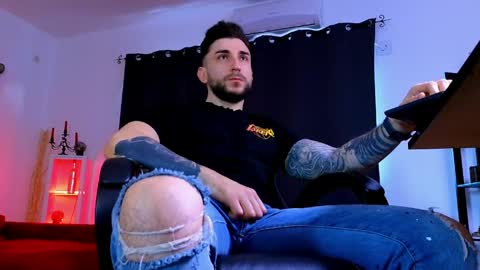 MightyAaron online show from 04.10.26