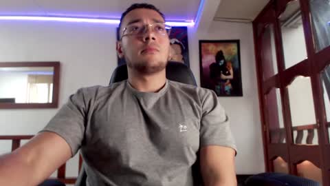 Snapshot of miguel0981 chatting on 02.05.25 Strong Man online show from 02.05.25