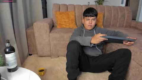 Snapshot of miguel_turqueza chatting on 05.18.26 miguel_turqueza online show from 05.18.26