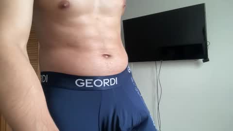 Snapshot of miguelmazo193 chatting on 06.04.26 miguelmazo193 online show from 06.04.26