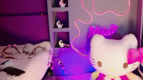 Snapshot of miia__baker chatting on 04.02.26 online show from 04.02.26