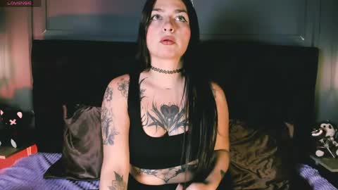 Snapshot of miia_moore_ chatting on 05.26.26 miia_moore_ online show from 05.26.26