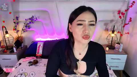 Snapshot of miia_paris chatting on 02.07.26 Miia Paris online show from 02.07.26