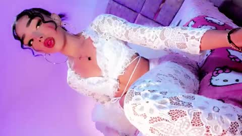 Snapshot of miia_sophia chatting on 12.21.25 online show from 12.21.25