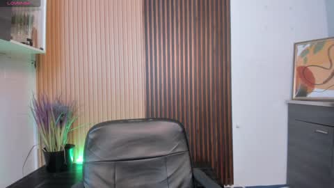 Miia 3 online show from 12.23.24