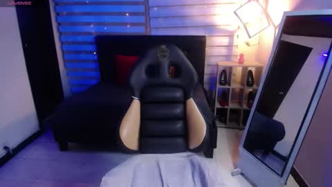 miiaa_evans1 online show from 10.18.25