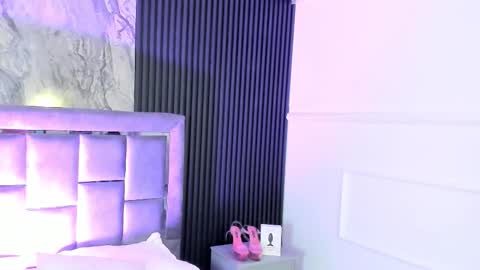 Mia Monroe online show from 10.24.25