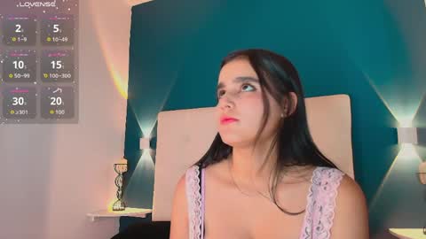 Snapshot of miiacarter_ chatting on 04.08.26 MIA online show from 04.08.26