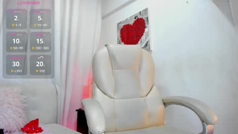 mia sofia online show from 09.27.25