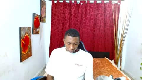 Snapshot of miilo18 chatting on 06.04.26 milo online show from 06.04.26