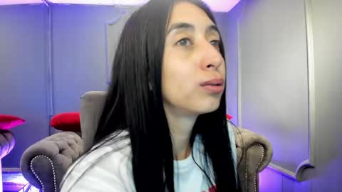 Snapshot of miilu__1 chatting on 12.12.24 miilu  online show from 12.12.24
