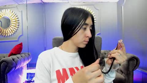 Snapshot of miilu__1 chatting on 02.13.25 miilu  online show from 02.13.25
