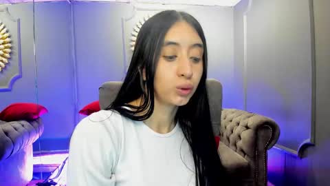 Snapshot of miilu__1 chatting on 02.15.25 miilu  online show from 02.15.25