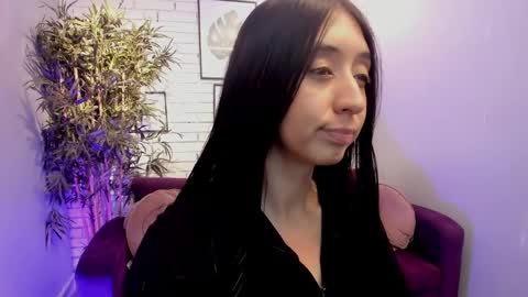 Snapshot of miilu__1 chatting on 02.21.25 miilu  online show from 02.21.25