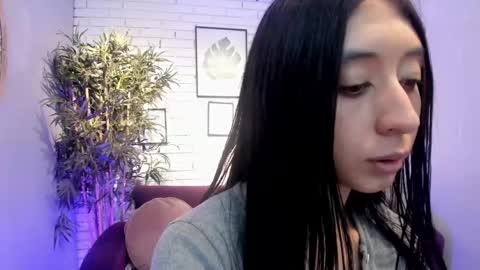 Snapshot of miilu__1 chatting on 02.23.25 miilu  online show from 02.23.25