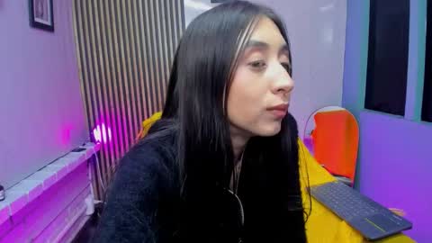 Snapshot of miilu__1 chatting on 09.09.25 miilu  online show from 09.09.25