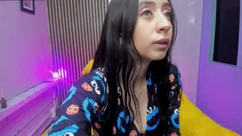 Snapshot of miilu__1 chatting on 09.19.25 miilu  online show from 09.19.25