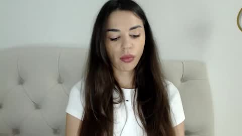 Mika online show from 11.23.25