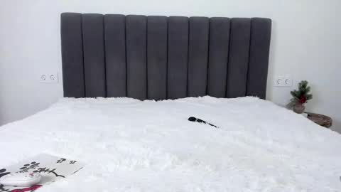 Snapshot of mika_ray chatting on 03.04.25 Mika online show from 03.04.25