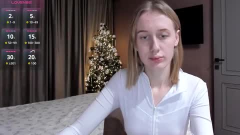 Mika online show from 12.20.25