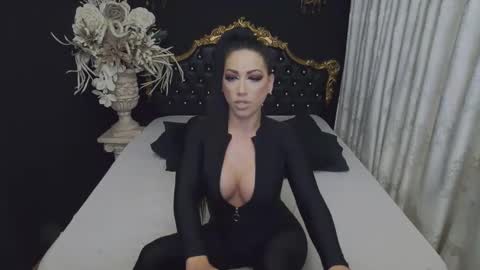 Mikaela online show from 10.13.25