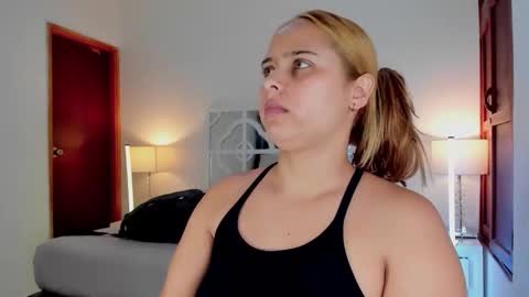 Mikaela blondie bigass online show from 02.04.26