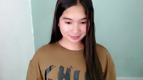 Snapshot of mikayla_slut chatting on 09.11.25 Kyla online show from 09.11.25