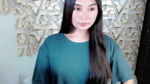 Snapshot of mikayla_slut chatting on 10.18.25 Kyla online show from 10.18.25