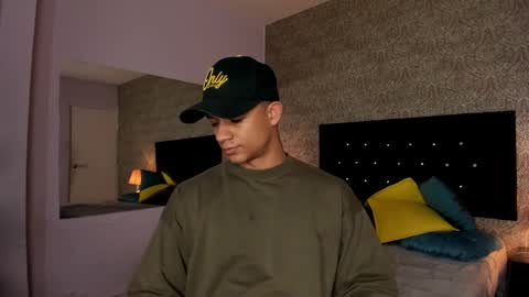 Snapshot of mike2_wills chatting on 01.18.25 Mike2 wills online show from 01.18.25