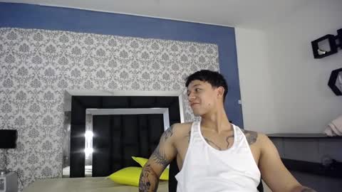 Snapshot of mike2_wills chatting on 02.01.25 Mike2 wills online show from 02.01.25