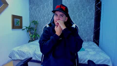 Mike 0233 online show from 11.16.25