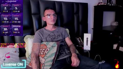 Snapshot of mike_bennet chatting on 03.16.26 Mike Bennet Make me Cum Please online show from 03.16.26