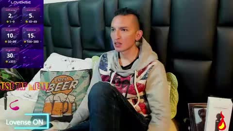 Snapshot of mike_bennet chatting on 03.18.26 Mike Bennet Make me Cum Please online show from 03.18.26