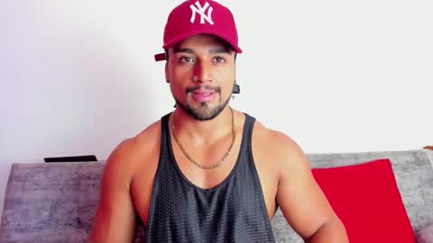 Snapshot of mike_estevess chatting on 02.09.25   online show from 02.09.25