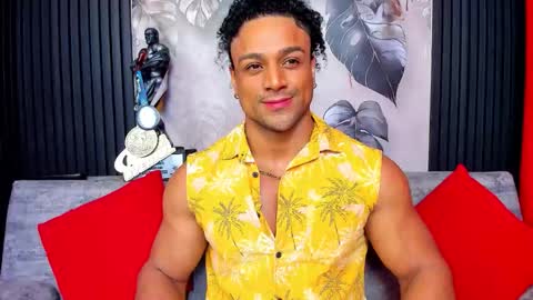 Snapshot of mike_estevess chatting on 09.27.25   online show from 09.27.25