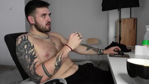 Snapshot of mike_platano chatting on 09.13.25 MIKE PLATANO online show from 09.13.25