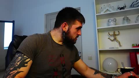 Snapshot of mike_platano chatting on 09.23.25 MIKE PLATANO online show from 09.23.25