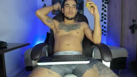 mikee_scooth online show from 03.11.25