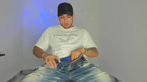 Snapshot of mikee_scooth chatting on 03.01.26 mikee_scooth online show from 03.01.26