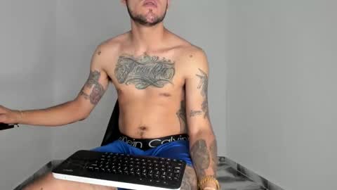 Snapshot of mikee_scooth chatting on 03.01.26 mikee_scooth online show from 03.01.26