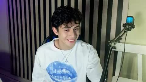 Snapshot of mikevoss_ chatting on 06.16.26 Mike online show from 06.16.26