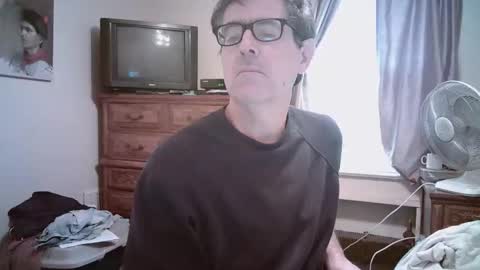 Snapshot of mikewulds chatting on 04.25.26 Mike online show from 04.25.26
