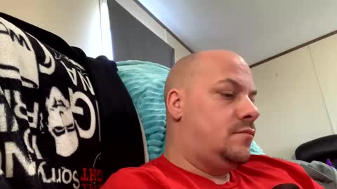 Snapshot of mikeylikesit2222 chatting on 01.01.25 mikeylikesit2222 online show from 01.01.25