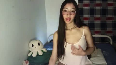Snapshot of mikhaela_ chatting on 10.23.25 Mikhaela online show from 10.23.25